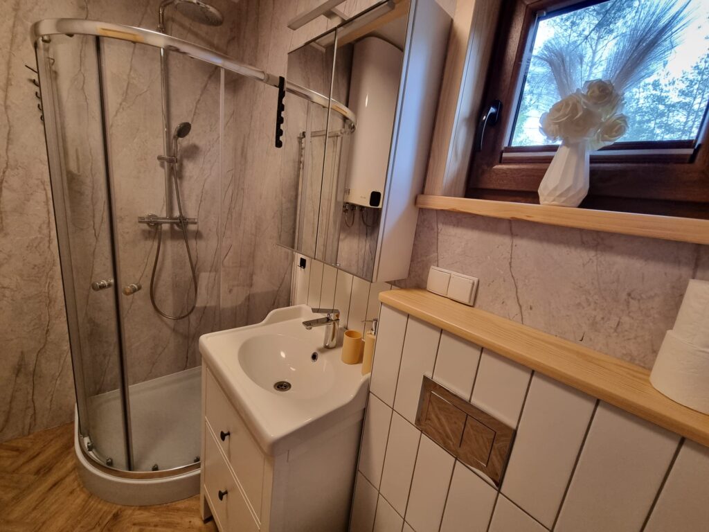 DOMEK CAŁOROCZNY, CHATKI-NA-KASZUBACH, Borsk